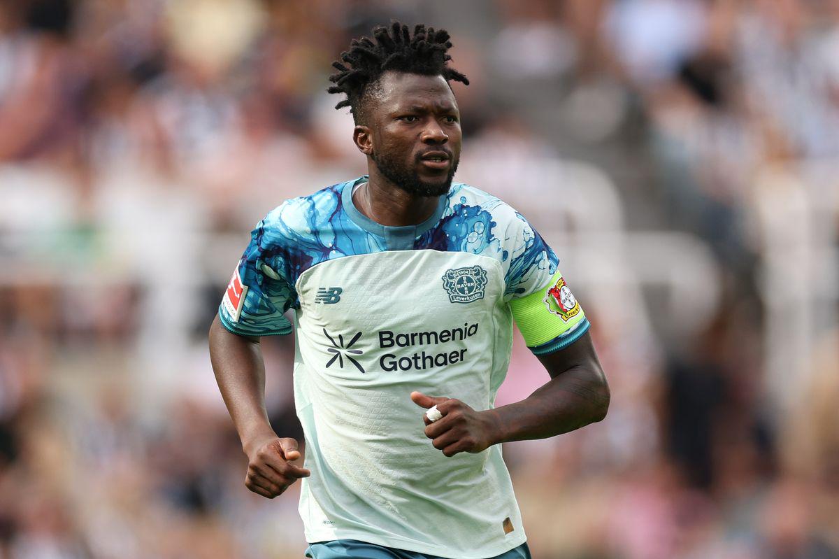 Góc Nhìn YO88: Manchester Evening News: Man Utd muốn chiêu mộ Tapsoba, Leverkusen đòi khoảng 43 triệu bảng