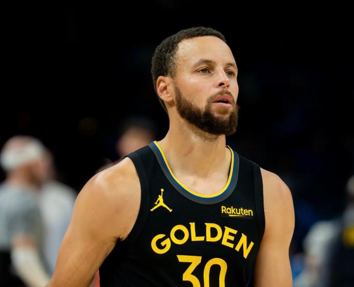 Góc Nhìn YO88: Curry: Chuyện gia hạn sẽ xử lý lúc thích hợp, tôi đã sẵn sàng cho mùa thứ 18
